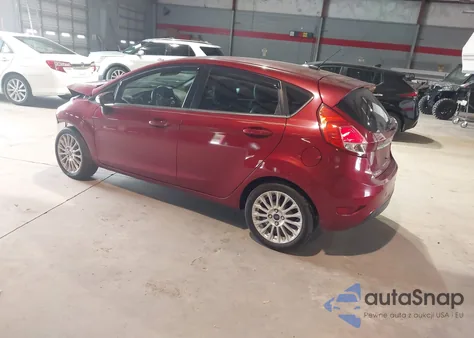 2015 Ford Fiesta Titanium z USA, uszkodzony, nr VIN 3FADP4FJ5FM117640